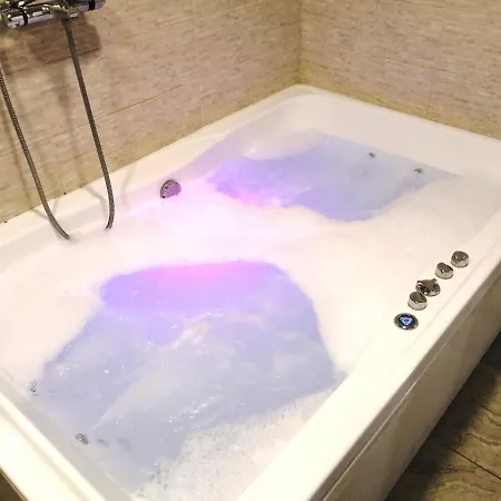 Hotel Jacuzzi Sauna Luxe Apartcomplex, Минск-Центр Города