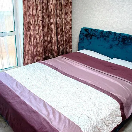 Jacuzzi Sauna Luxe Apartcomplex, Минск-Центр Города Hotel 3*
