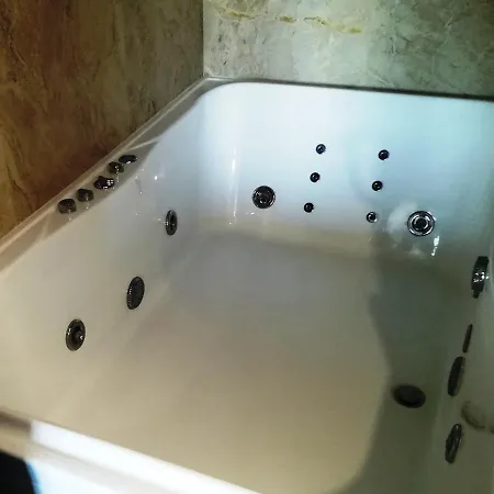 Jacuzzi Sauna Luxe Apartcomplex, Минск-Центр Города Minsk